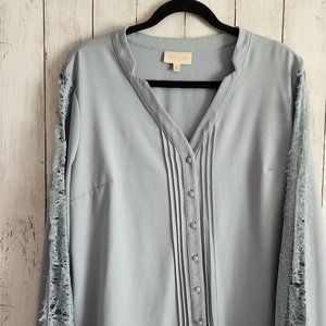 Long Lace sleeve blouse